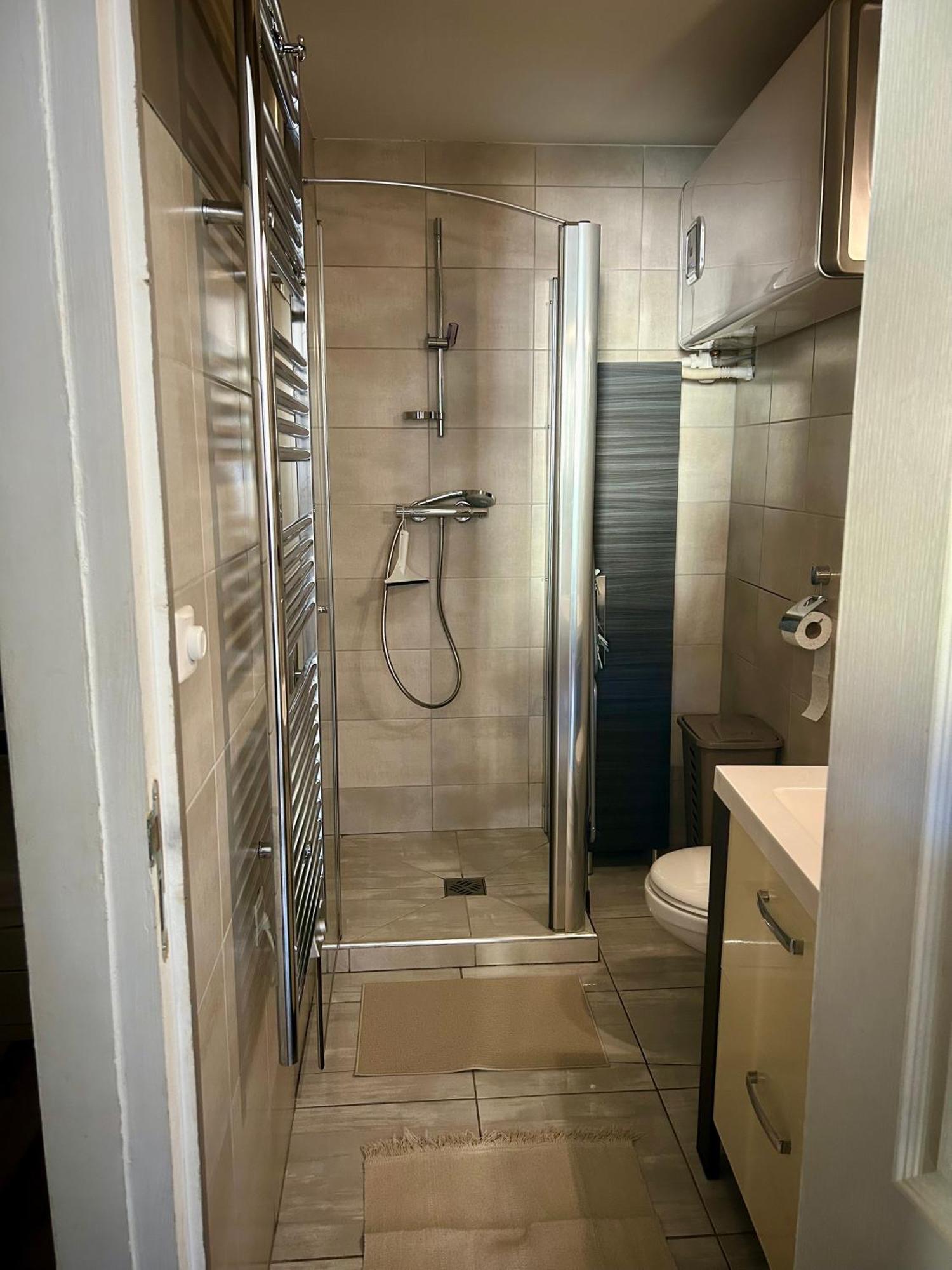 Appartement Beau Rivage, *